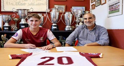 Tomás Sequeira assina contrato de formação com o nosso Clube! - Futebol